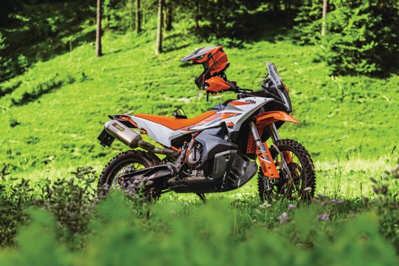 469523_MY23 KTM 890 ADVENTURE R - Action - CAT A_EU_ Global.jpg